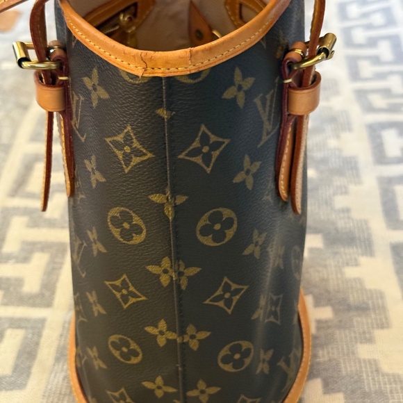 Vintage Louis Vuitton PM Monogram Bucket Bag - Picture 2 of 16